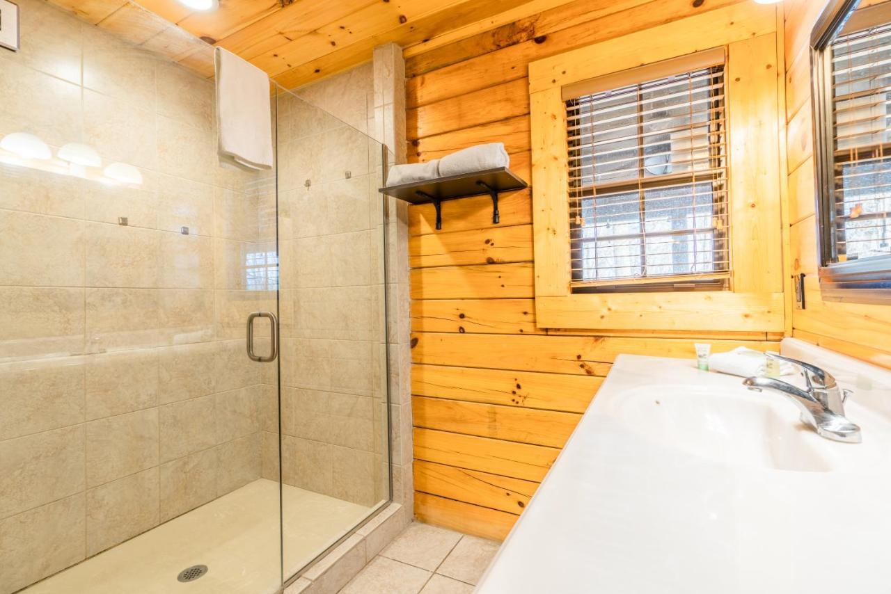 Comfort Cabin Bearway To Heaven W Private Hot Tub Pigeon Forge Eksteriør billede