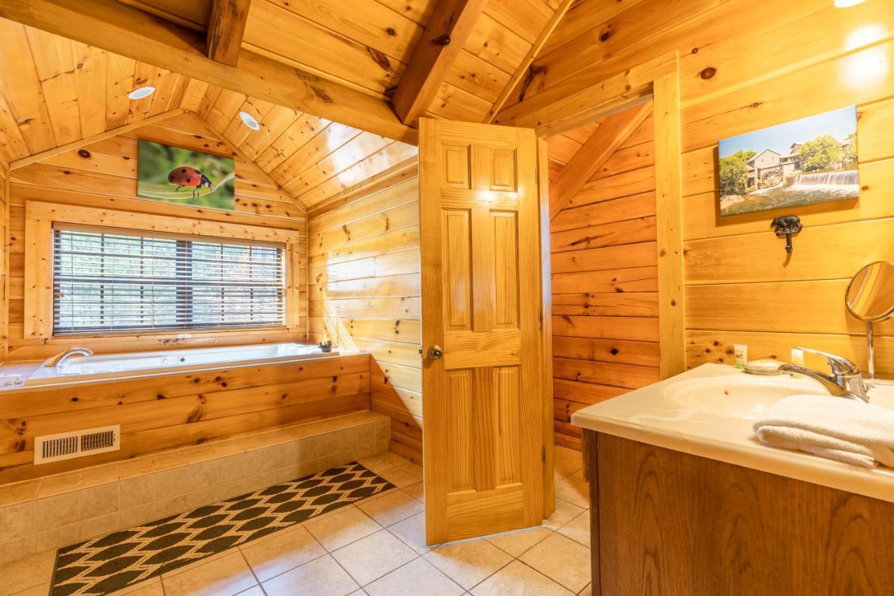 Comfort Cabin Bearway To Heaven W Private Hot Tub Pigeon Forge Eksteriør billede