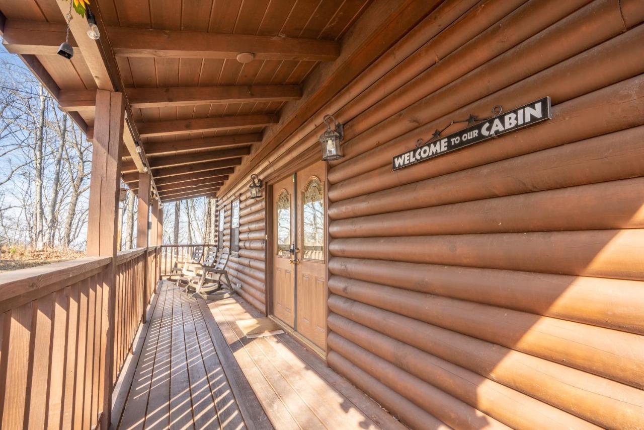 Comfort Cabin Bearway To Heaven W Private Hot Tub Pigeon Forge Eksteriør billede